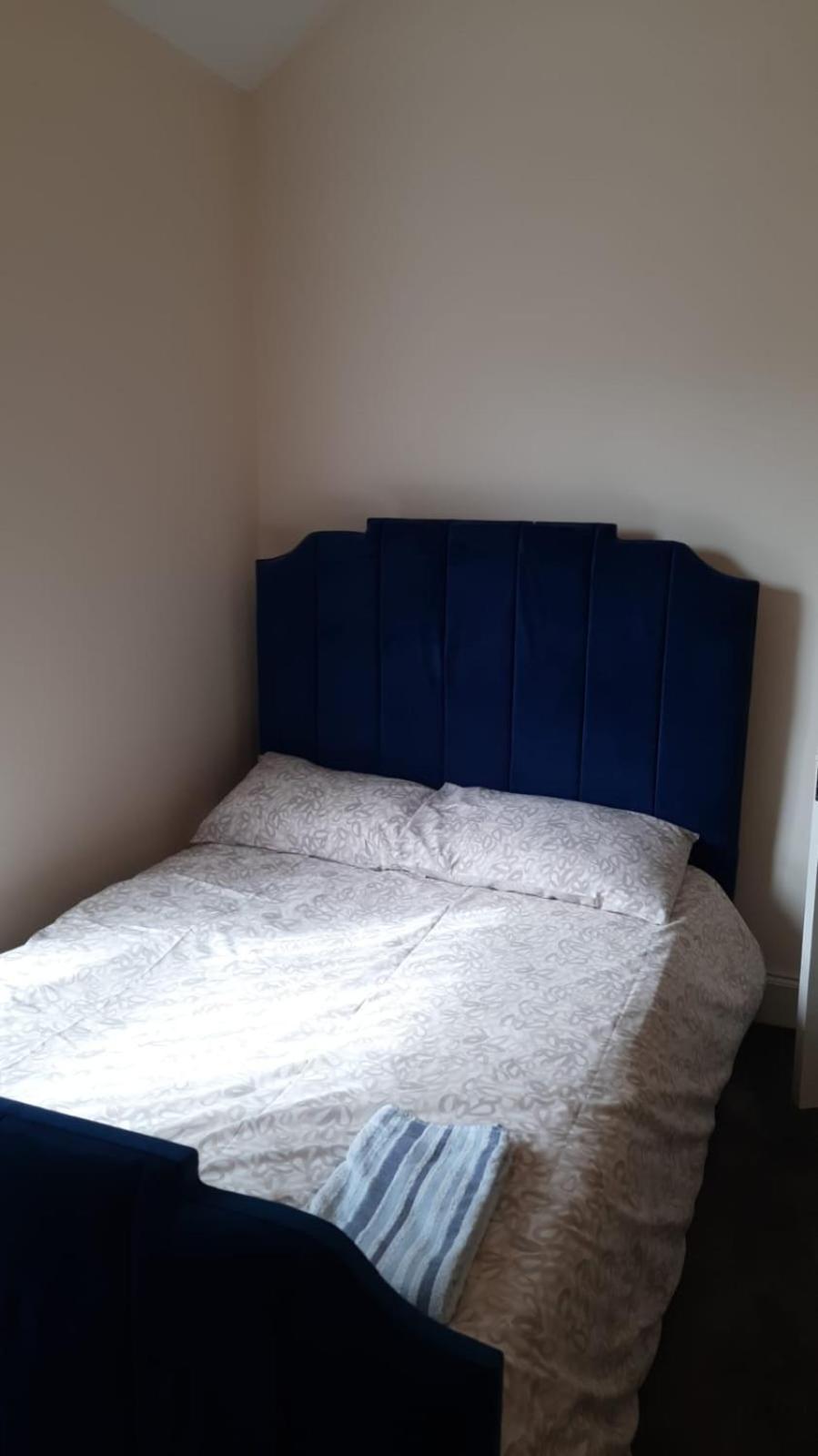 Lovely Bedroom With Shared Kitchen & Bathroom Free Parking Walsall Kültér fotó