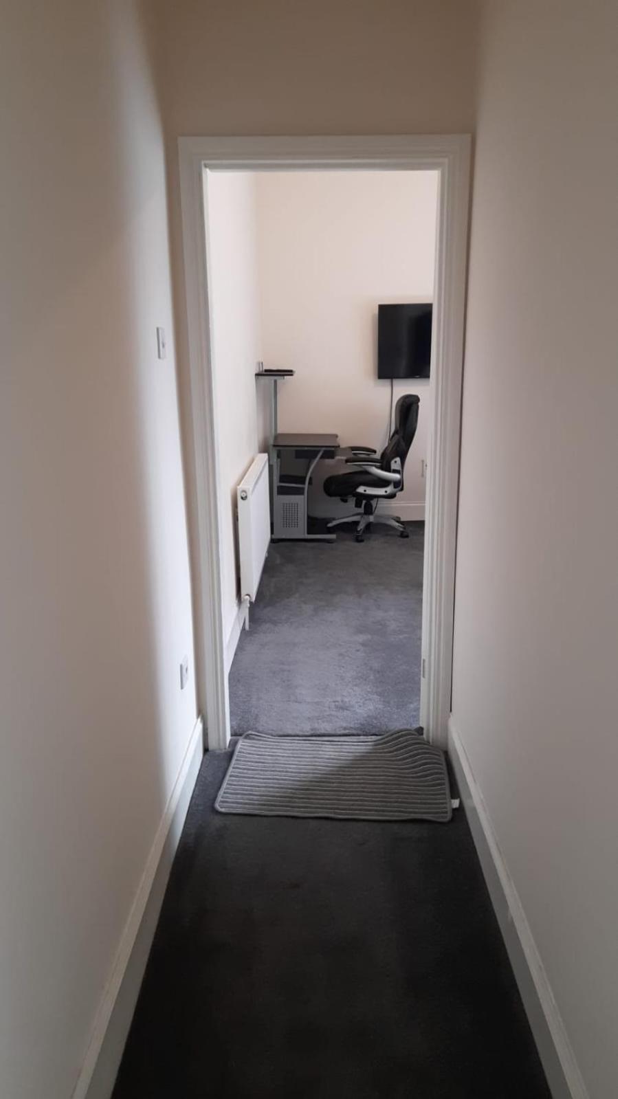 Lovely Bedroom With Shared Kitchen & Bathroom Free Parking Walsall Kültér fotó